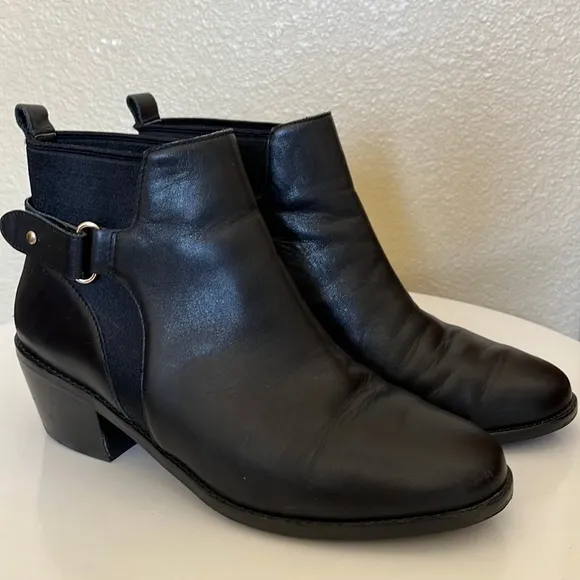 COLE HAAN :: BOOTIES