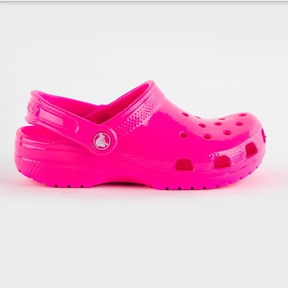 Crocs Classic Slip On Neon Highlighter Clog Hot Pink Girl’s j2 Junior 2 NEW NWT