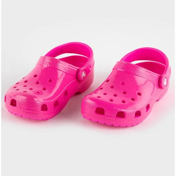 Crocs Classic Slip On Neon Highlighter Clog Hot Pink Girl’s j2 Junior 2 NEW NWT