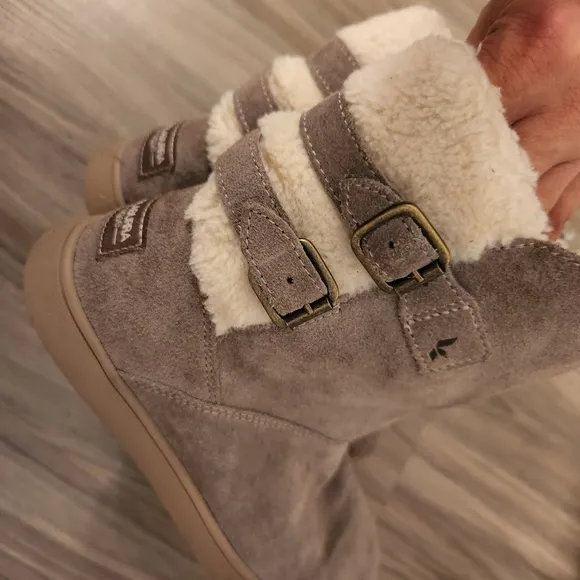 Kookaburra by uggs booties size 1