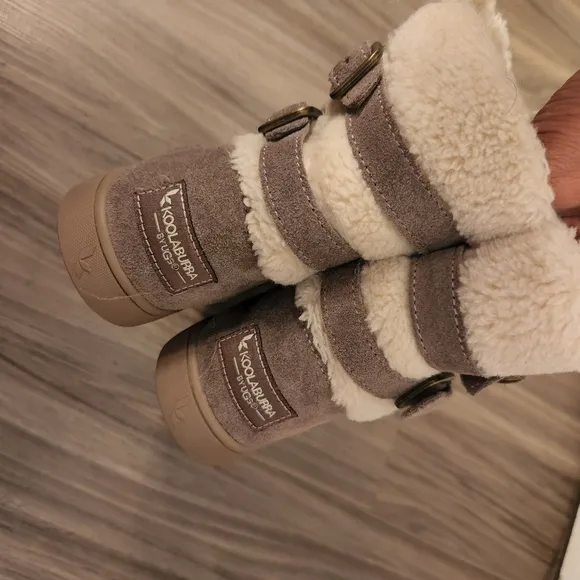 Kookaburra by uggs booties size 1