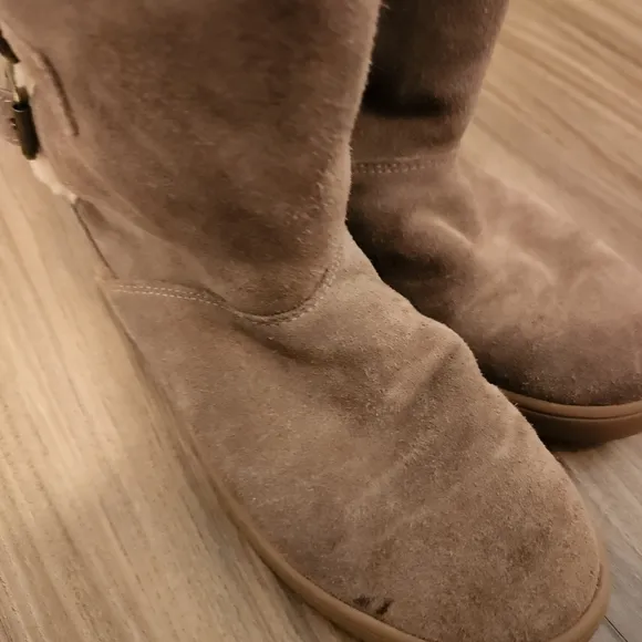 Kookaburra by uggs booties size 1