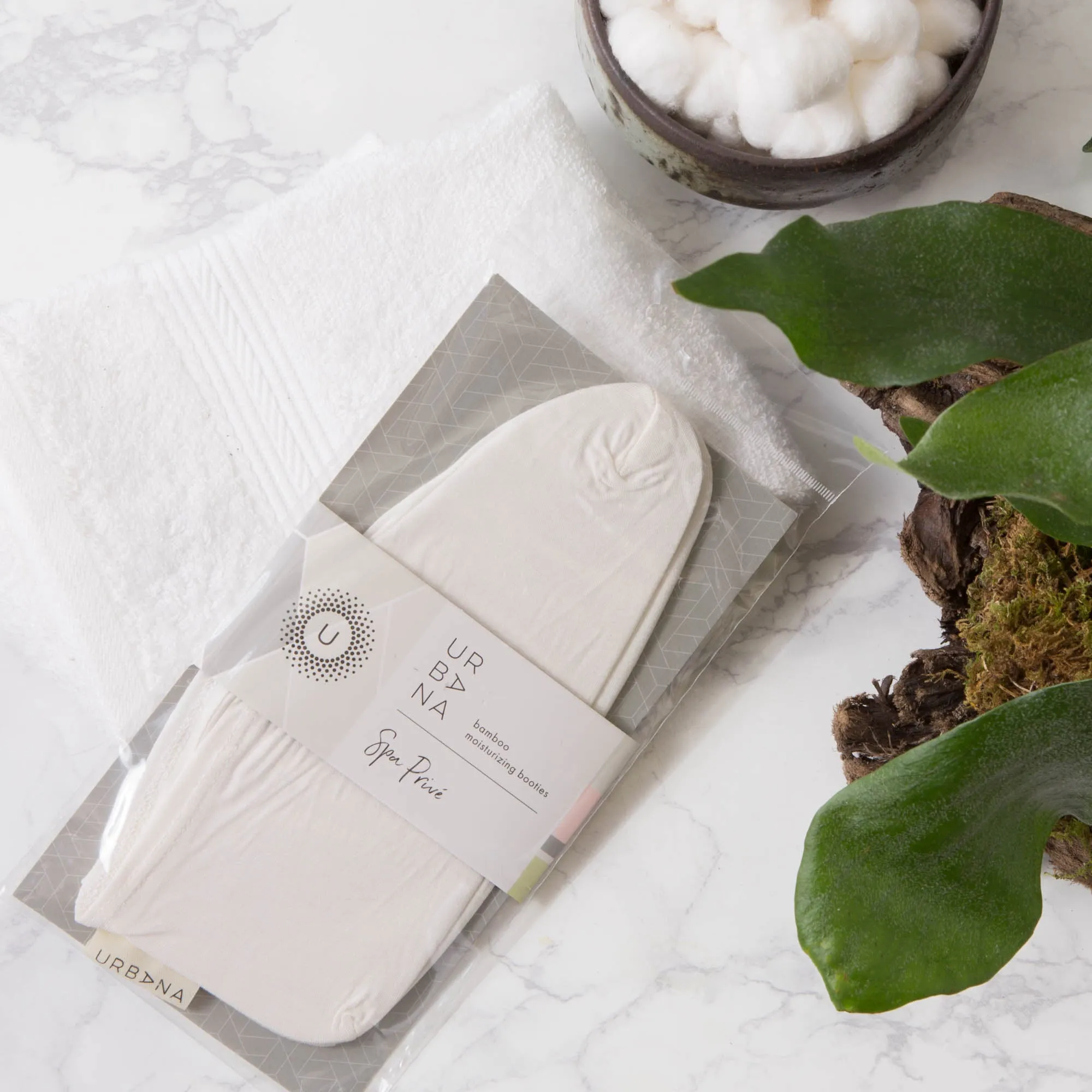 Spa Prive - Moisturizing Booties